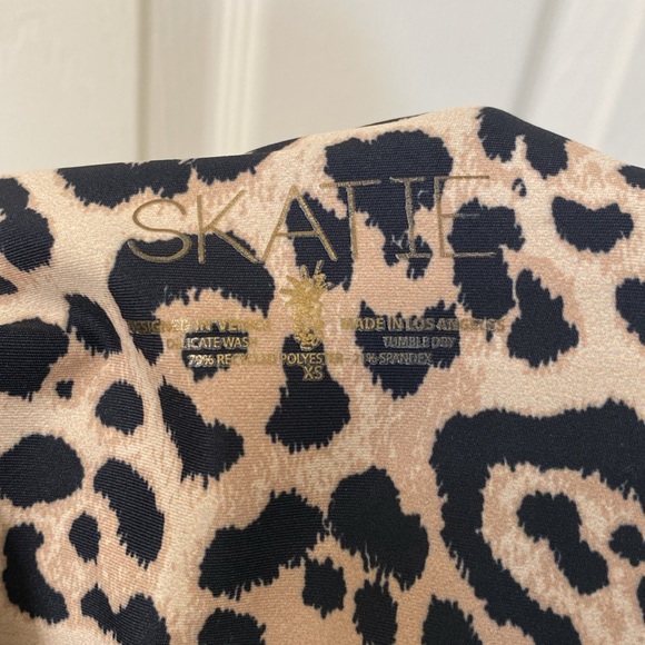 Skatie •Zoey• One Piece Leopard Swimsuit - Picture 4 of 8